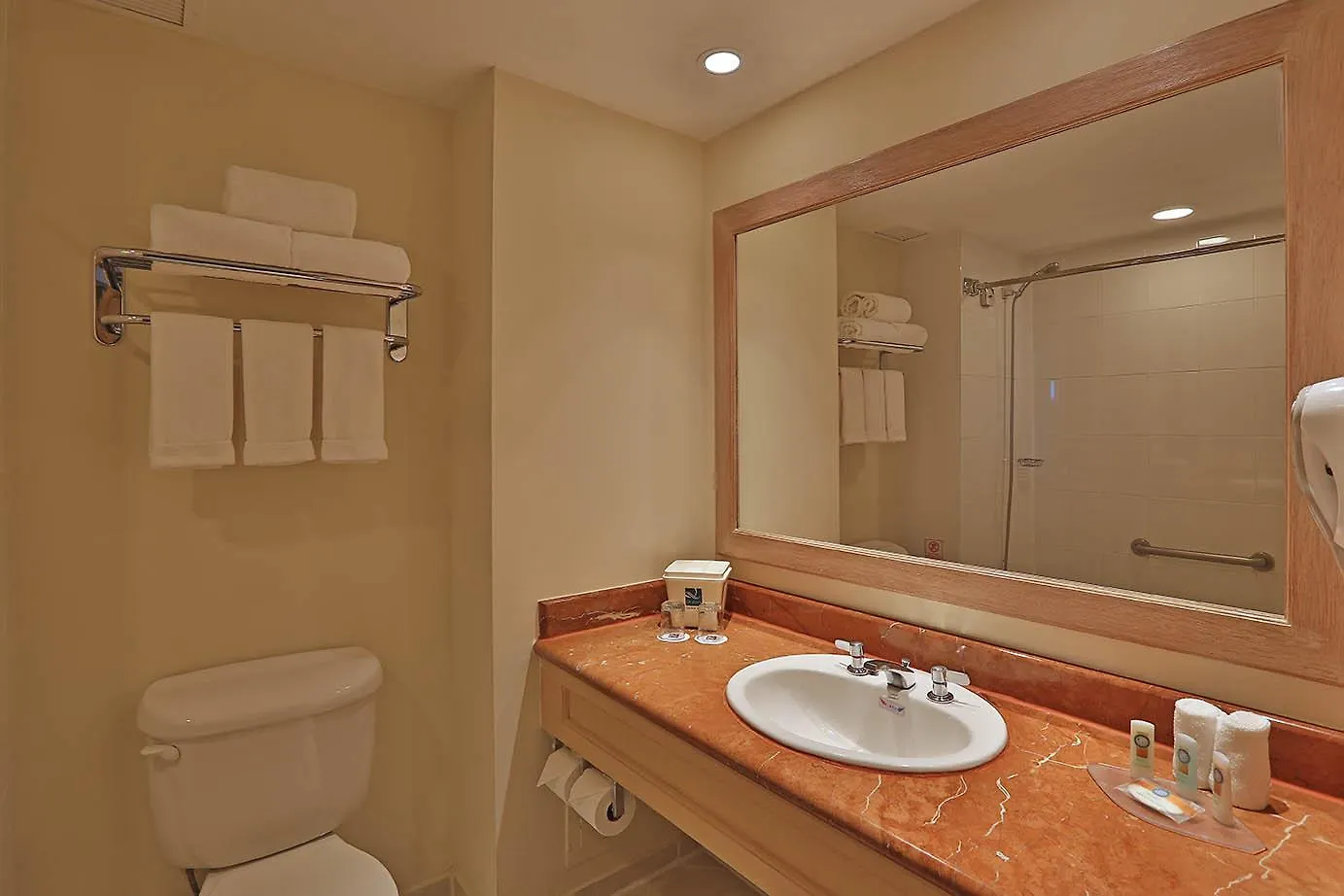Four Points By Sheraton Santo Domingo La Caleta Szálloda